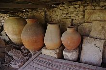 Глиняные сосуды (экспонаты античного отдела Херсонеса)