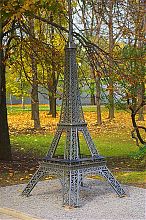 Эйфелева башня донецкого Парка кованых фигур