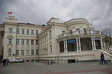 Северная колоннада здания бывшего севастопольского Института физических методов лечения