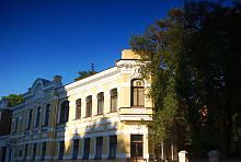 Центральний фасад садибного будинку по Чернишевській 20 в Харкові