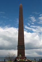 Стелла-памятник неизвестному матросу в Одессе