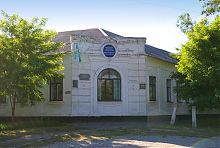 Кутовий фасад оріхівської Першої жіночої гімназії