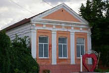 Північний ризаліт центрального фасаду молочанського Будинку культури